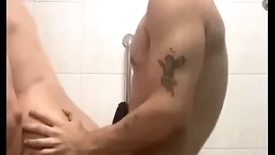 Comendo o meu cunhadi