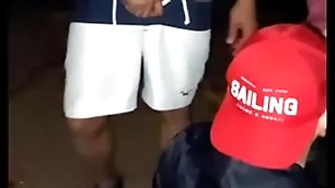 Sexo na praça deserta