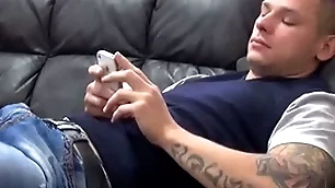 Twink gets feet worshipped