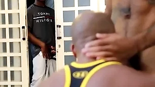 Eu e meu parceiro botamos meu tio safado pra mamar