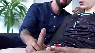 Loves young cocks - cums.com