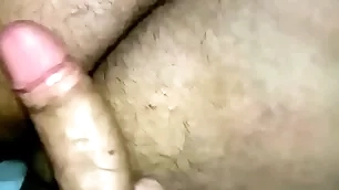 Brincando com o bundão da minha puta