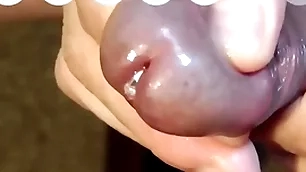 真珠発射---いっぱい入っているよ。でもオレには直径9mmが限界。