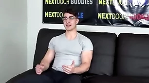 Muscled solo radiate adjacent to glasses wanks and cums first of all get under one's casting