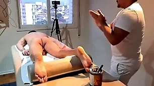 Massagista gostoso me deixou ungenerous tesão