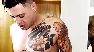 Meu primo gabriel hot ficou espiando eu e meu namorado fudor e depois gozou na boca dele sem eu saber