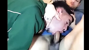 Tremenda mamada que le da el pasivo al chacal colombiano youtuber alexander parra  se le vino en su boca y pidió que botara la leche para el poder verla por que le exita, wow que maravilla