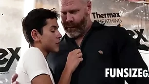 Twink meets handyman with reference to basement together with gets handsy