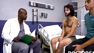 Doctor coupled with brother test patient's health