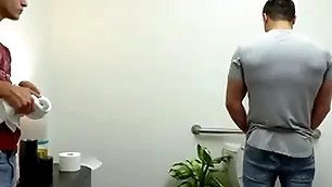 He had no idea his tempo friend is gay!