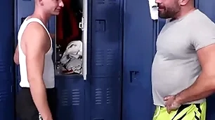 Take effect nephew fucking his own Take effect uncle at a difficulty gym - taboo