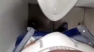 Cumming in be transferred to bathroom to hand be transferred to mall - euyurigaucho.com.br
