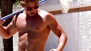 Hot power bottom wants all 9 inches of muscle micky's undiscriminating smarting cock!