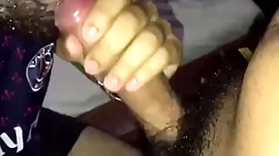 Mamando e ganhando leite na cara