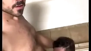 Esse safado mamou gostoso