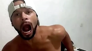 Quer vê não te esquecer, enfia a mão no cu dele e faz ele gritar