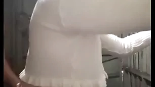 Pagando serviço com boquete e cuzinho