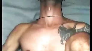 Fiz o novinho magrinho sofrer na pica pedindo pra parar davi lobo