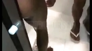 Conheci dos mavambos na lapa e fizemos uma putaria gostosa no motel - completo no white-hot