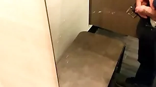 Charter rent in foreign lands out lay siege to in the fitting room