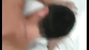 Gemendo gostoso na rola grossa